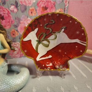 DECOUPAGE SCALLOPED FAN SHELL 